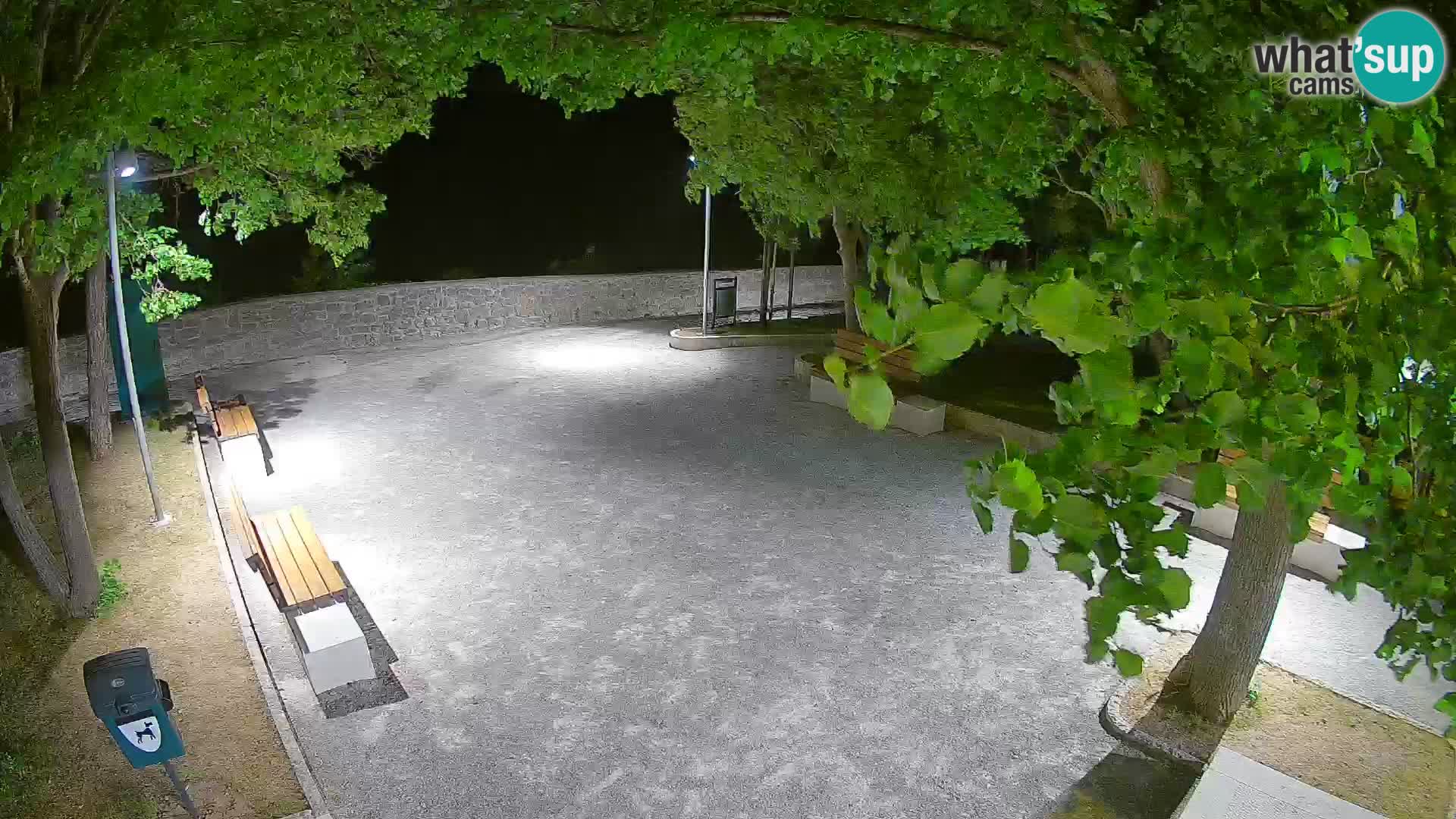Spletna kamera Senj v živo – Park pisateljev in Velebitski kanal