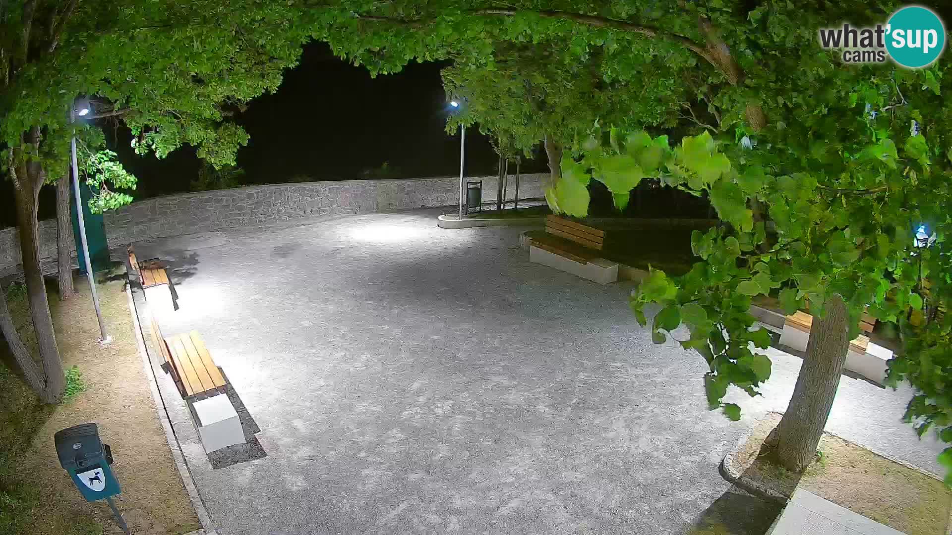 Spletna kamera Senj v živo – Park pisateljev in Velebitski kanal