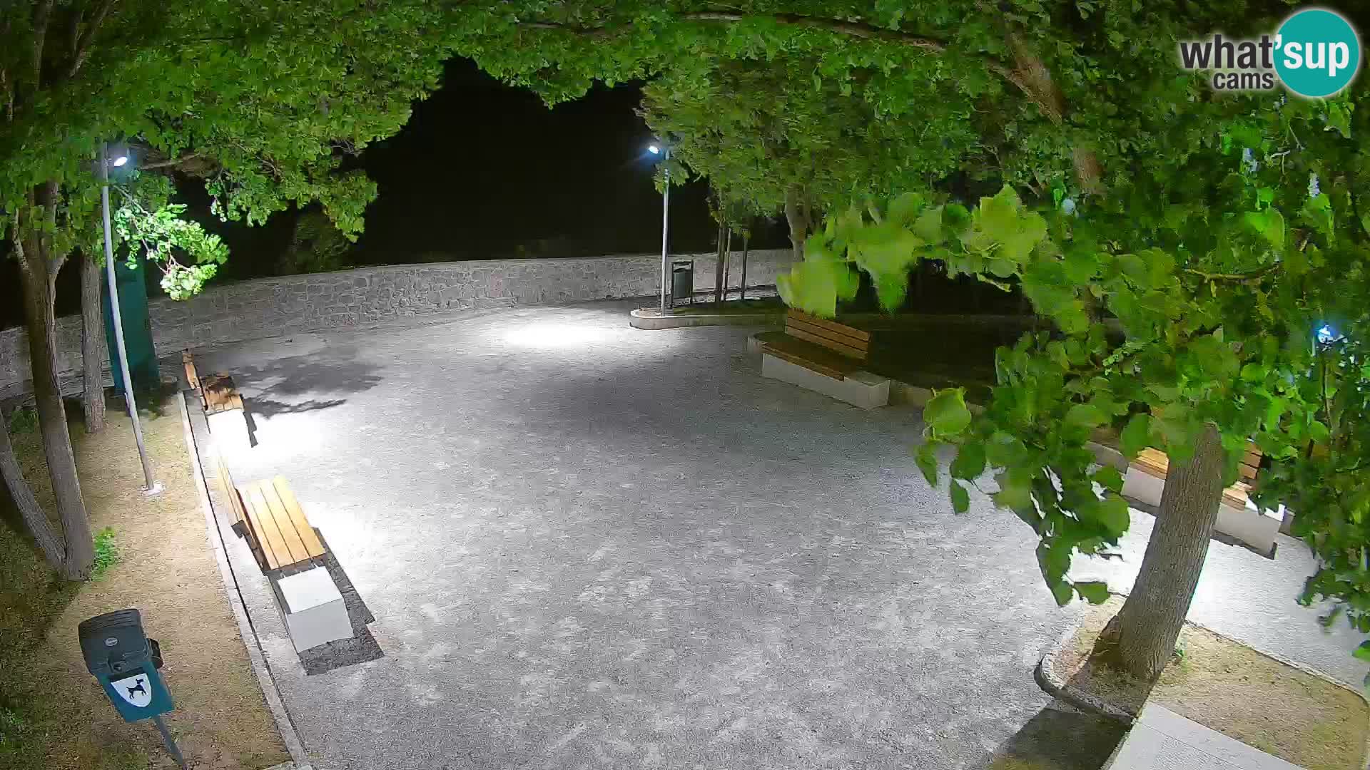 Spletna kamera Senj v živo – Park pisateljev in Velebitski kanal