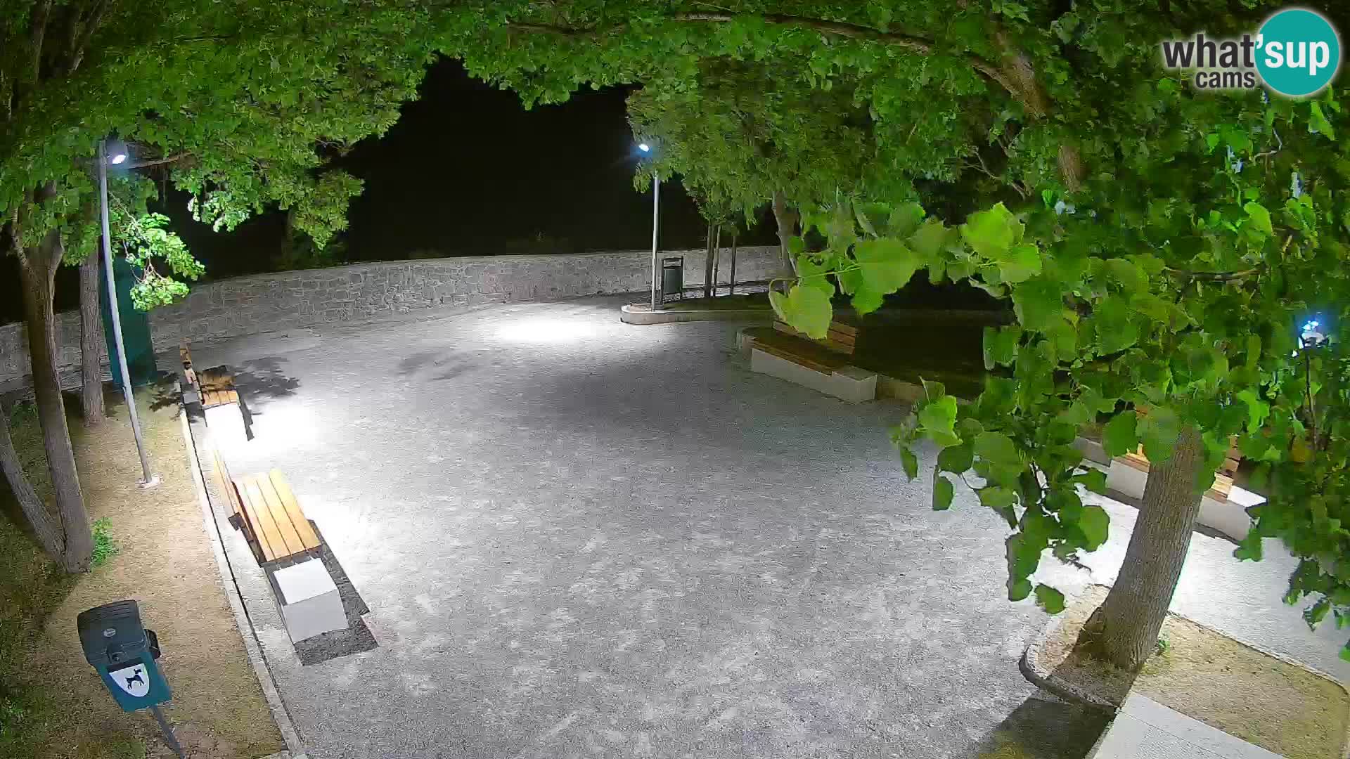 Spletna kamera Senj v živo – Park pisateljev in Velebitski kanal
