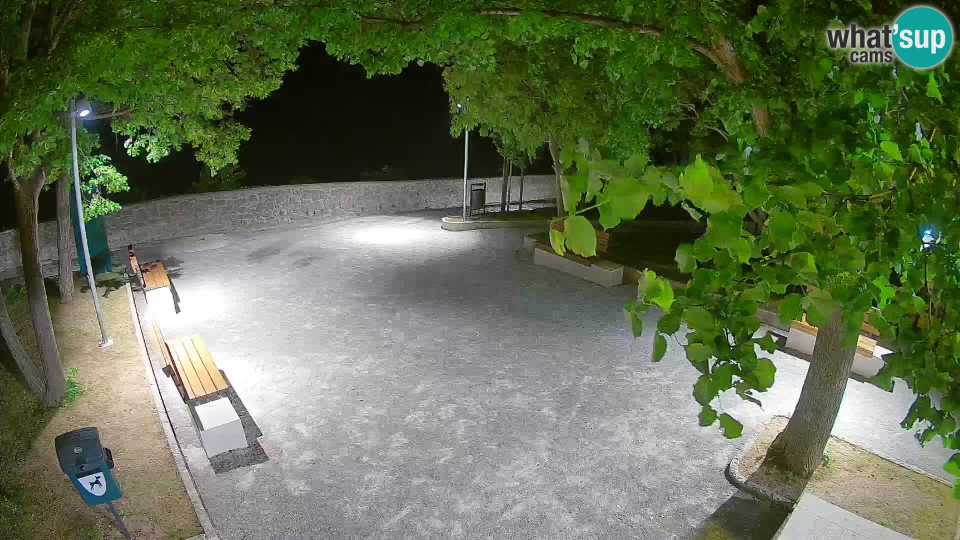 Spletna kamera Senj v živo – Park pisateljev in Velebitski kanal