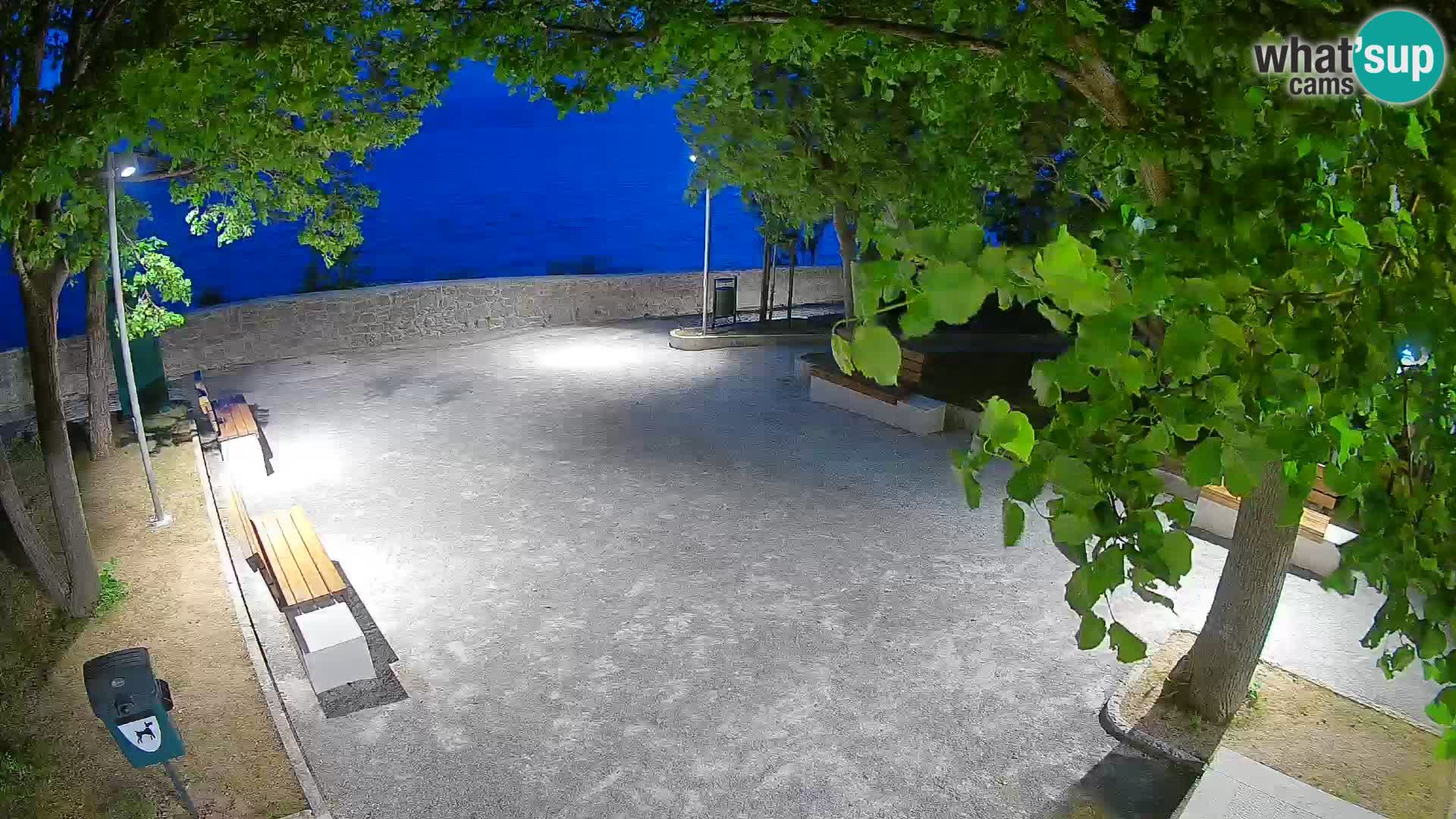 Kamera uživo Senj – Park književnika i Velebitski kanal