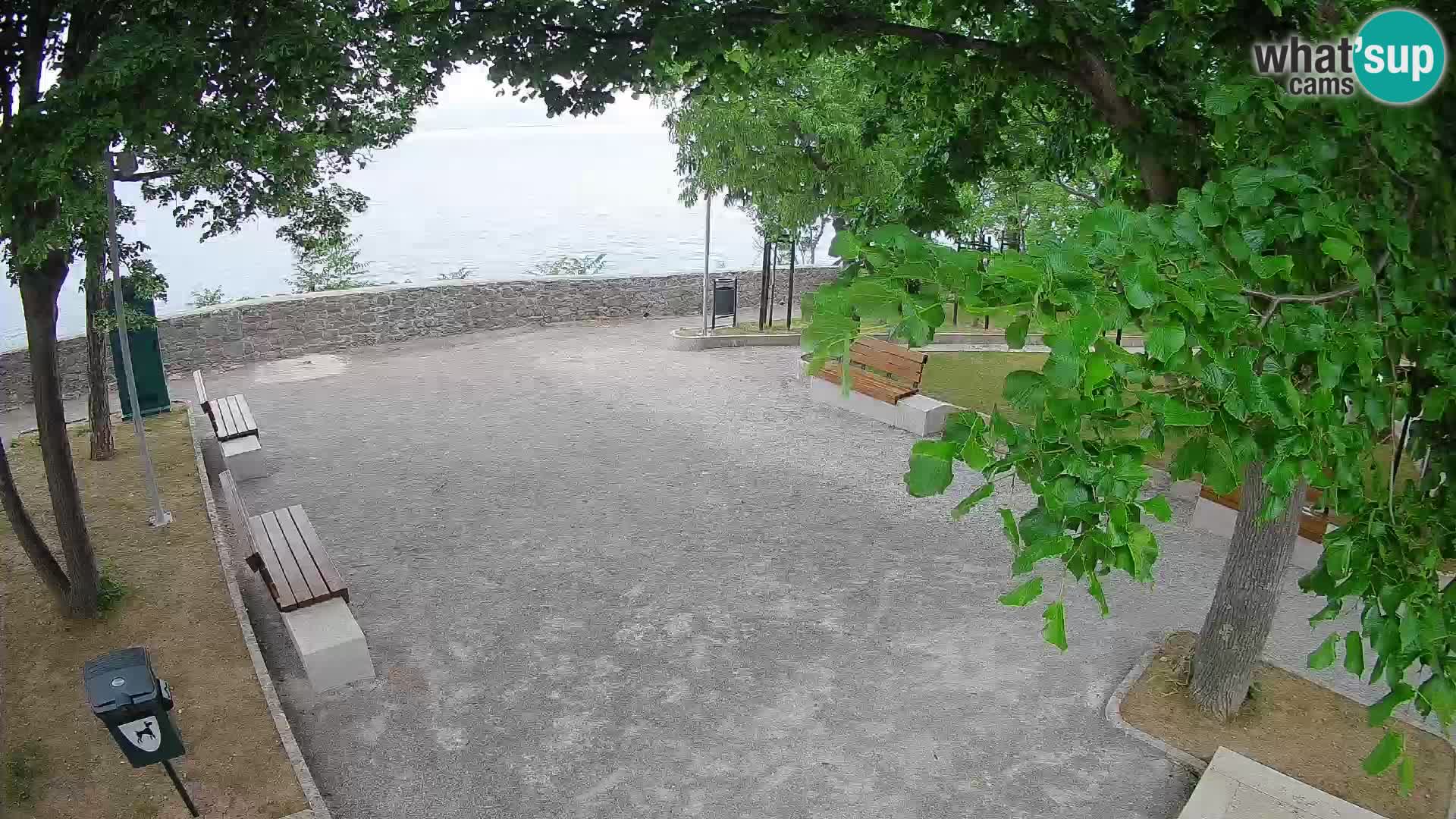 Spletna kamera Senj v živo – Park pisateljev in Velebitski kanal