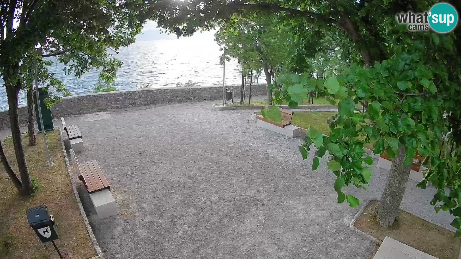 Spletna kamera Senj v živo – Park pisateljev in Velebitski kanal