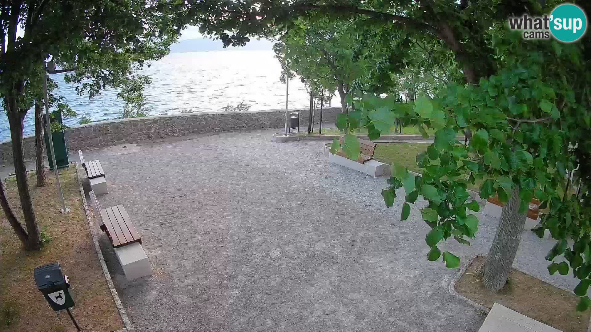 Spletna kamera Senj v živo – Park pisateljev in Velebitski kanal