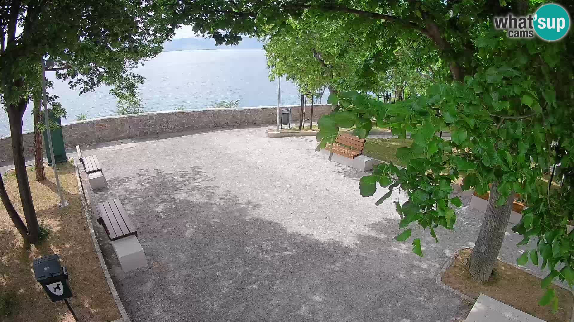 Spletna kamera Senj v živo – Park pisateljev in Velebitski kanal