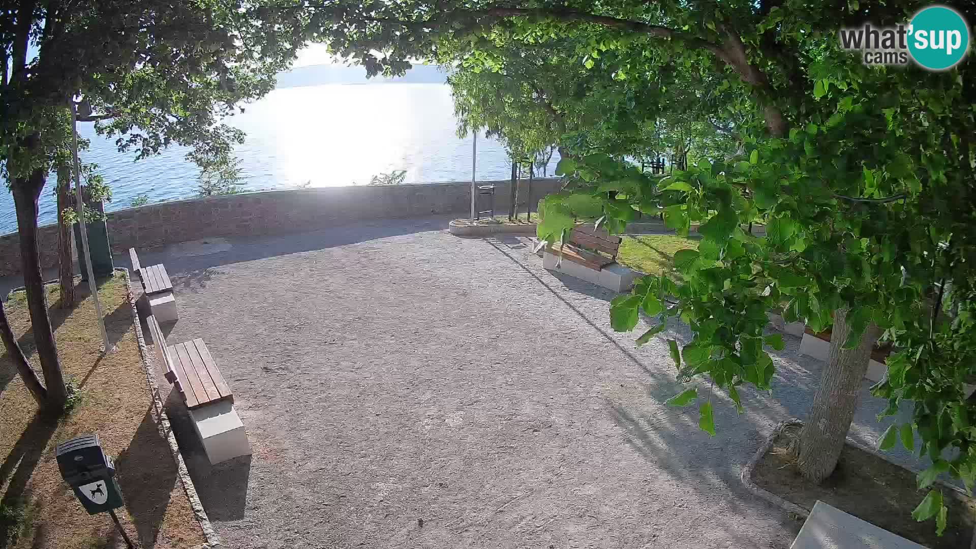 Spletna kamera Senj v živo – Park pisateljev in Velebitski kanal