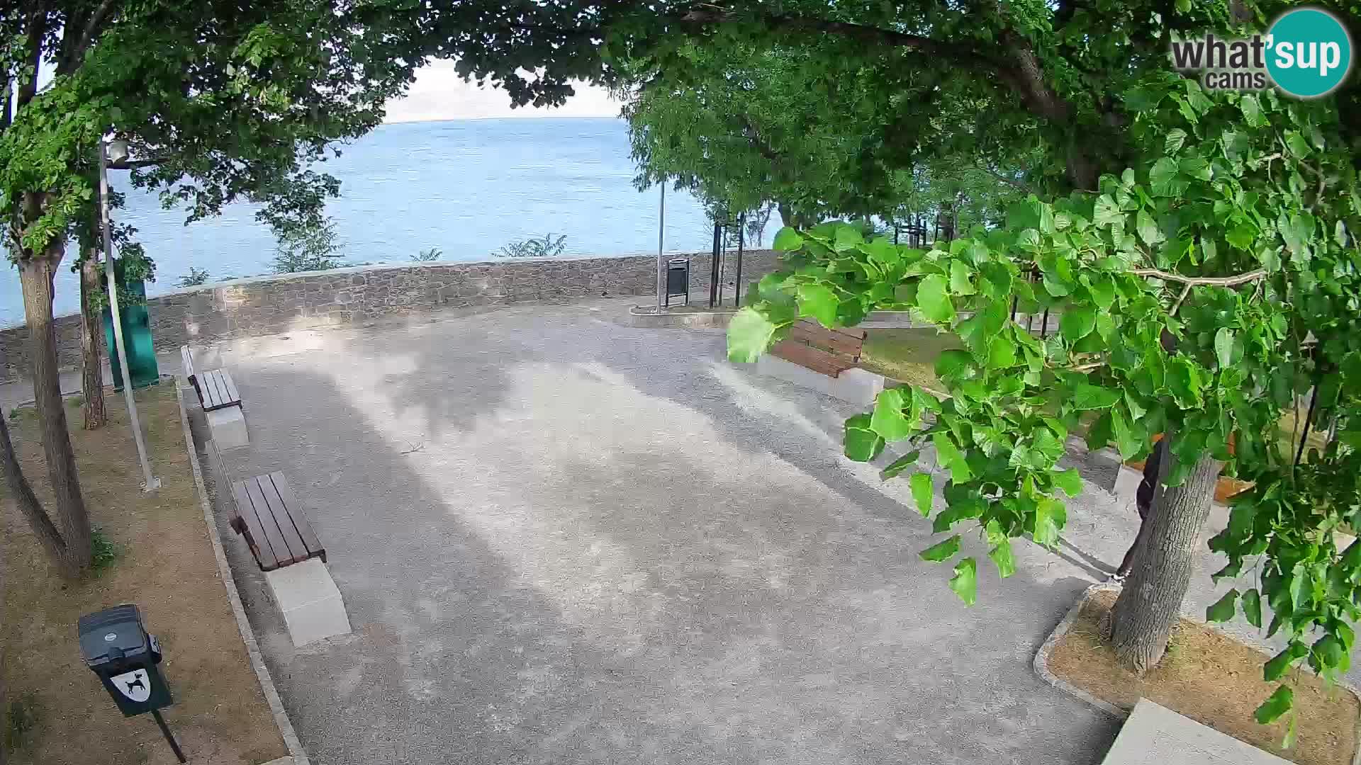 Spletna kamera Senj v živo – Park pisateljev in Velebitski kanal