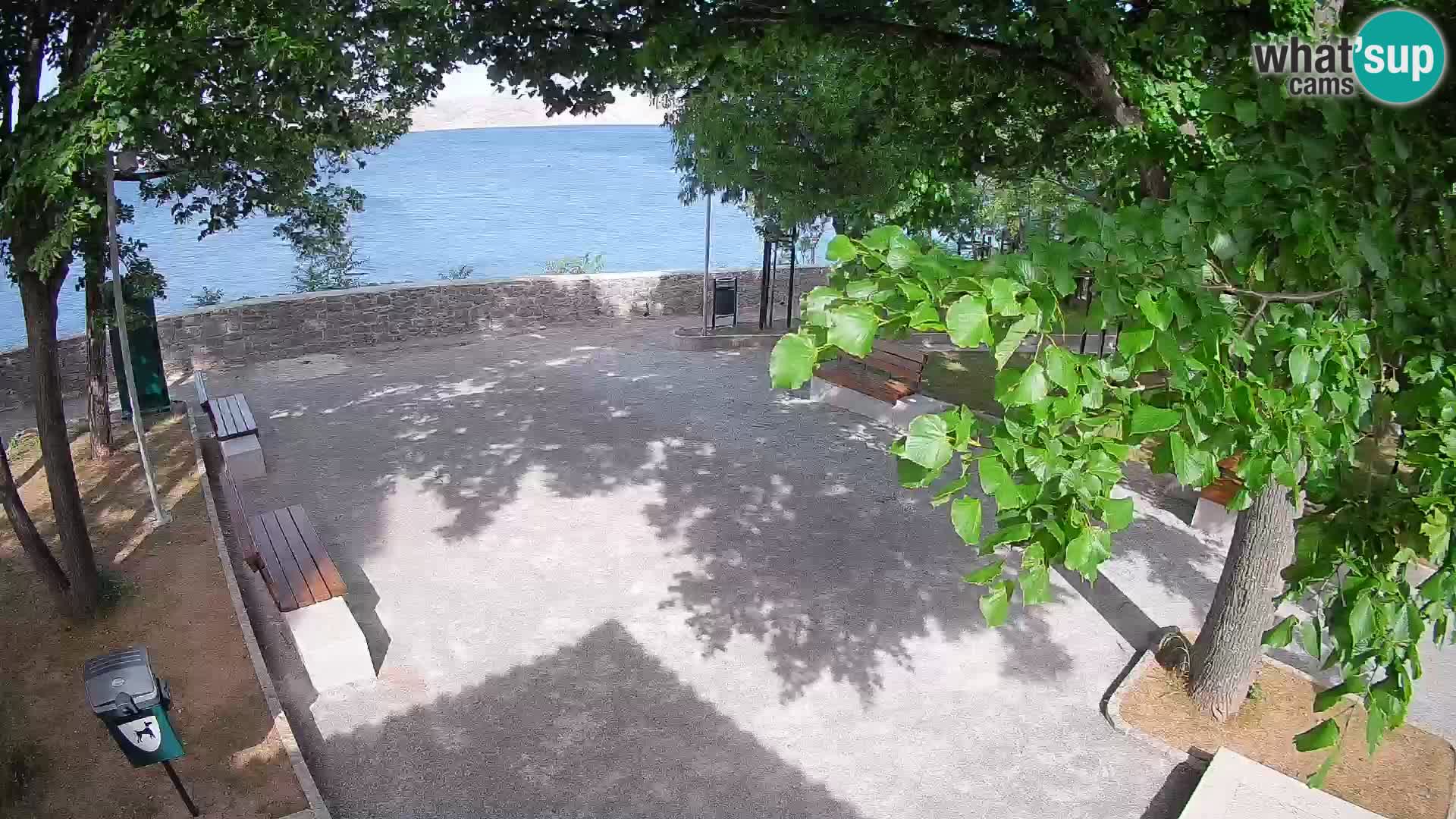 Spletna kamera Senj v živo – Park pisateljev in Velebitski kanal