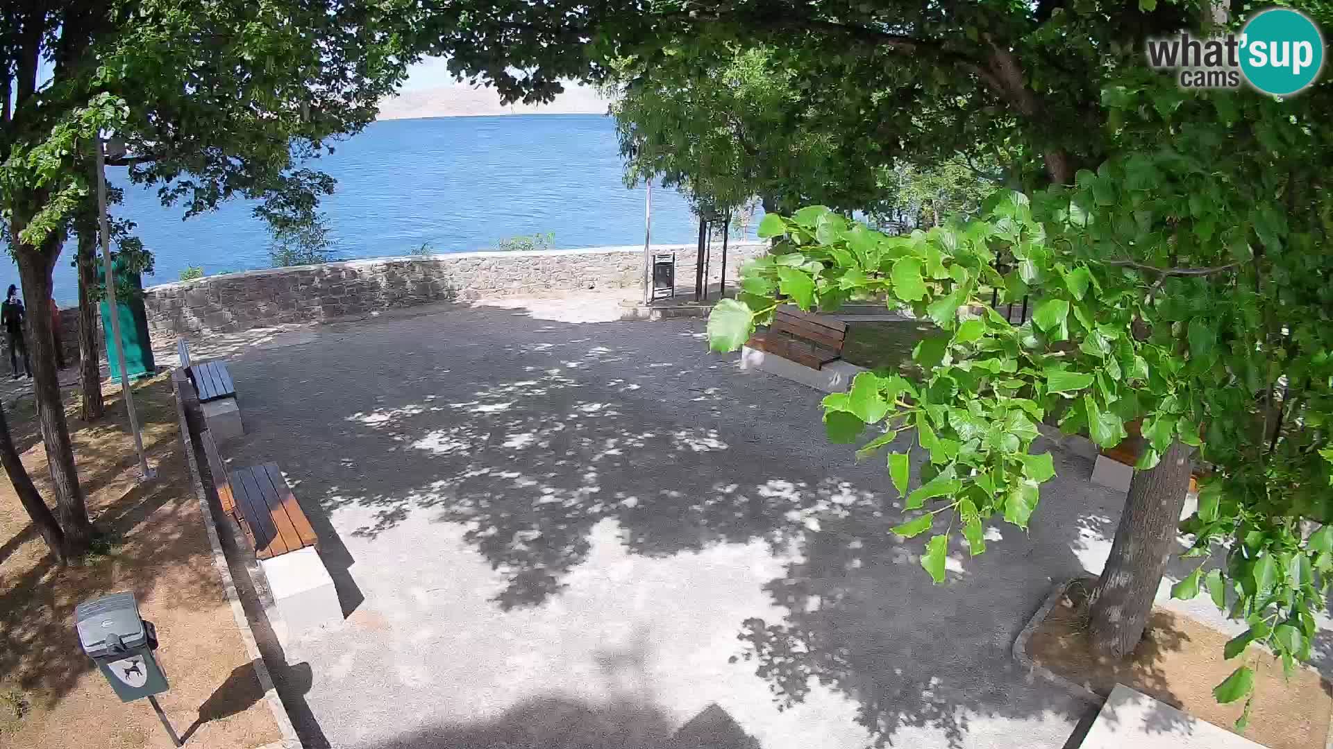 Spletna kamera Senj v živo – Park pisateljev in Velebitski kanal