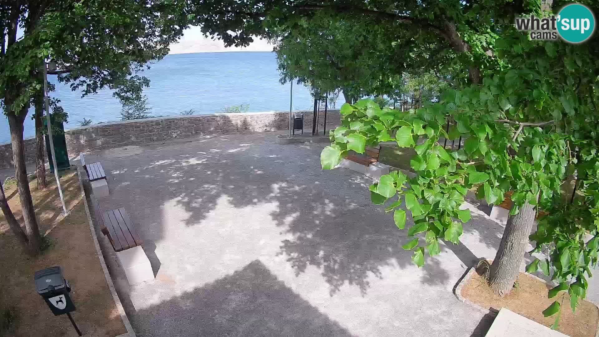 Spletna kamera Senj v živo – Park pisateljev in Velebitski kanal