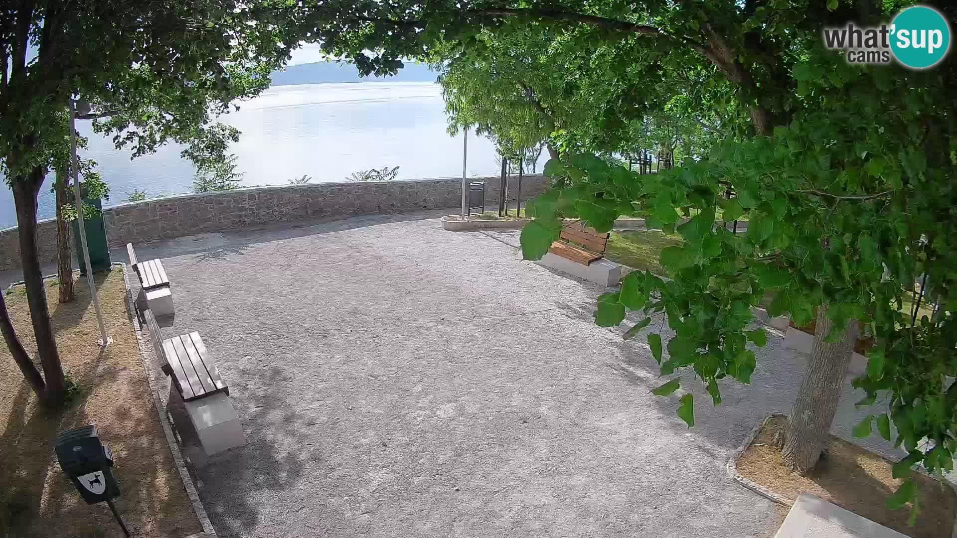 Spletna kamera Senj v živo – Park pisateljev in Velebitski kanal