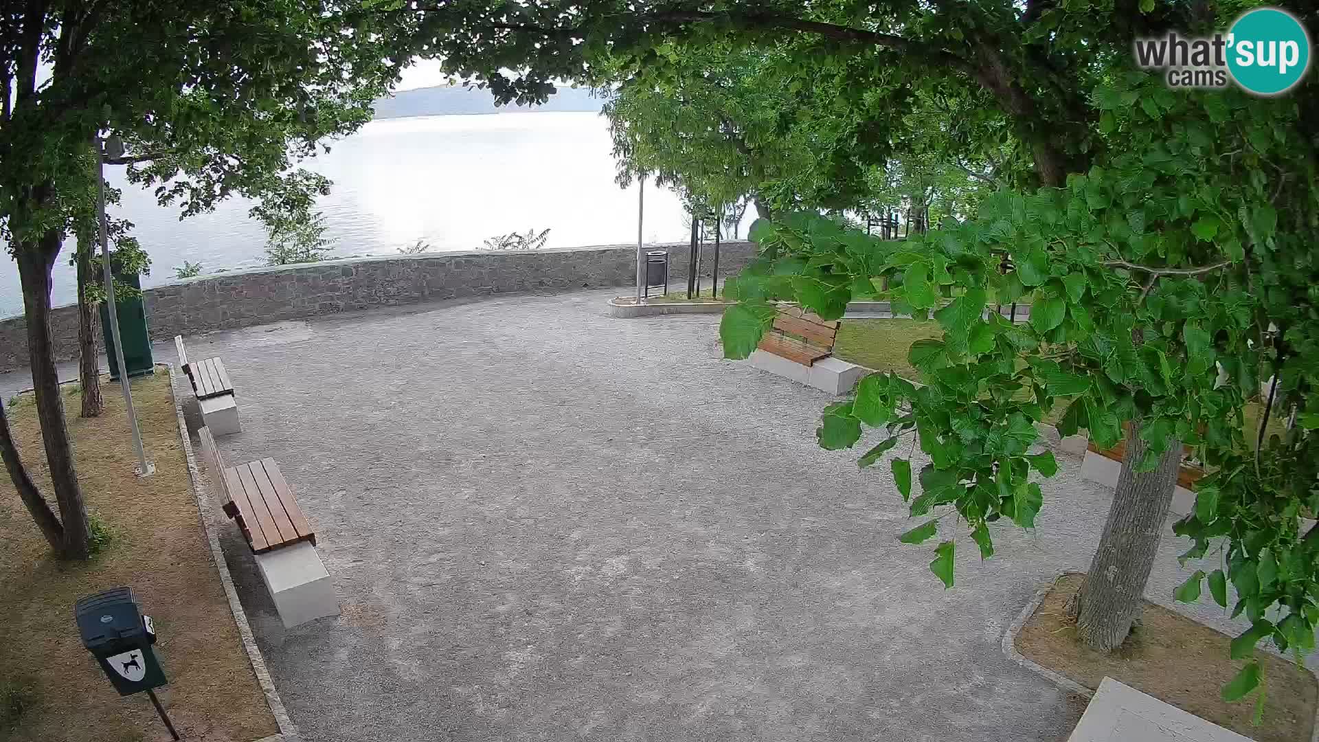 Spletna kamera Senj v živo – Park pisateljev in Velebitski kanal