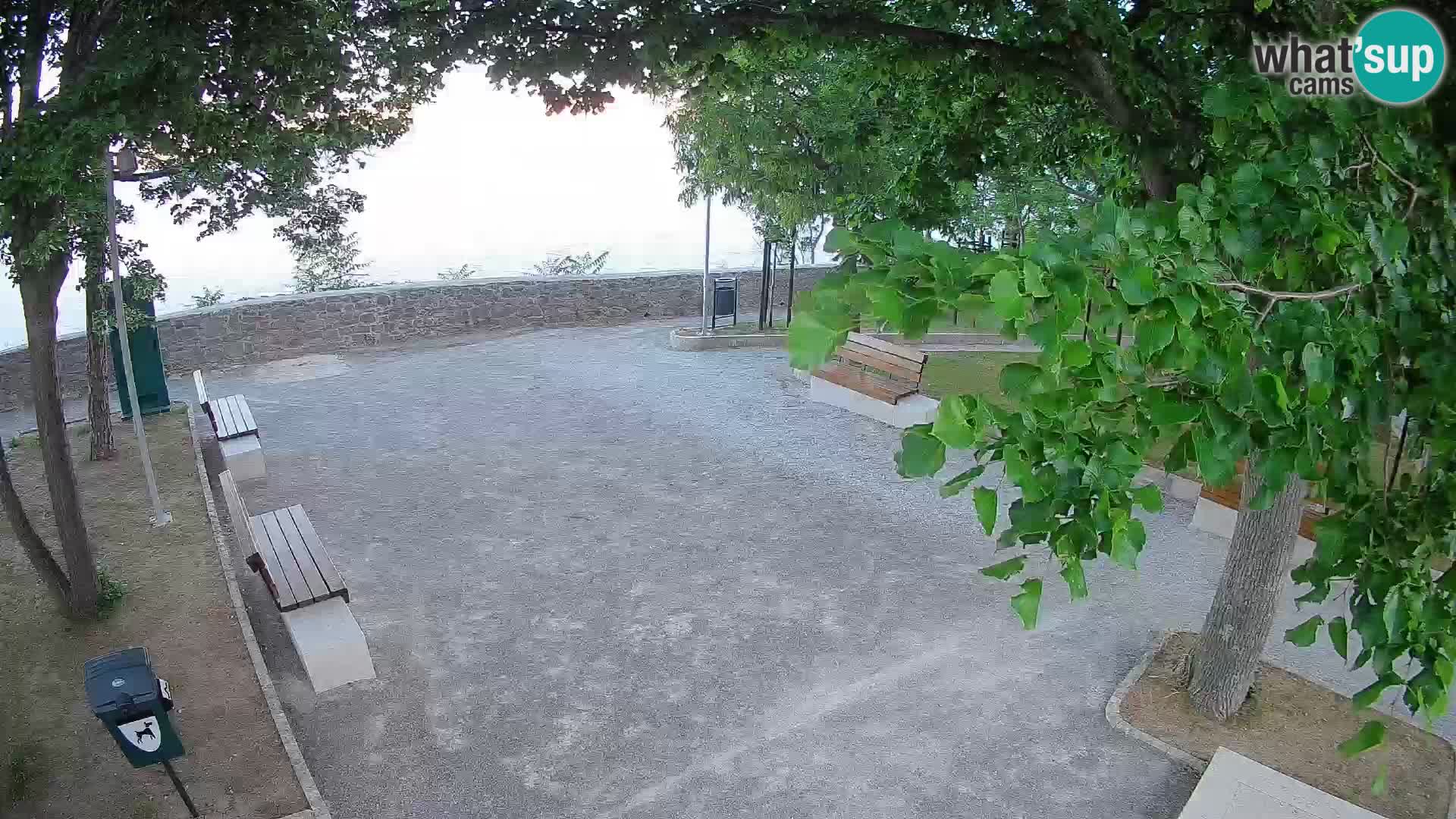 Webcam Senj en direct – Parc des Écrivains et canal du Velebit