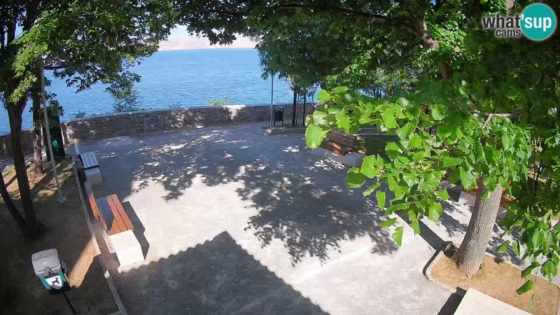 Spletna kamera Senj v živo – Park pisateljev in Velebitski kanal
