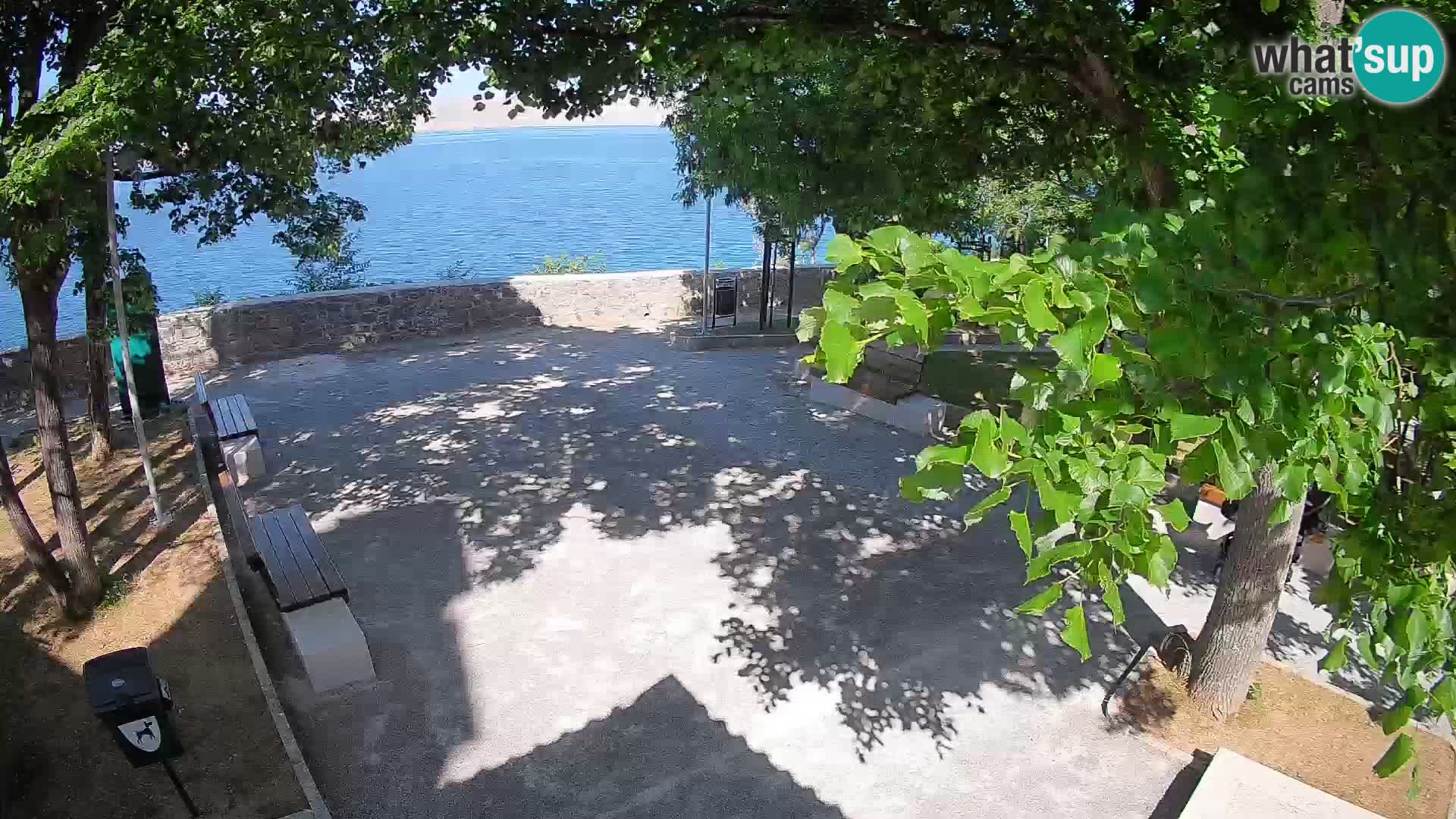 Spletna kamera Senj v živo – Park pisateljev in Velebitski kanal
