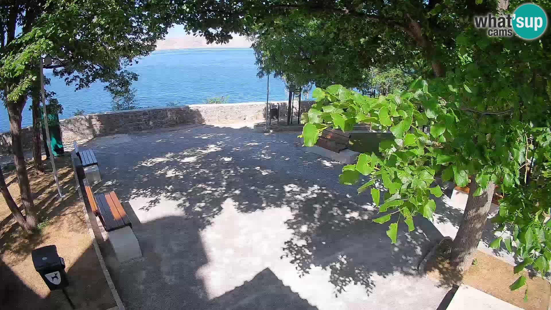Spletna kamera Senj v živo – Park pisateljev in Velebitski kanal