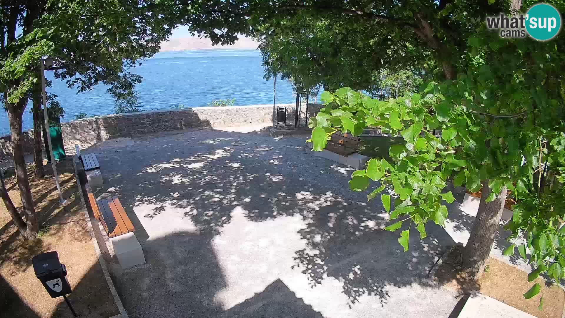 Spletna kamera Senj v živo – Park pisateljev in Velebitski kanal