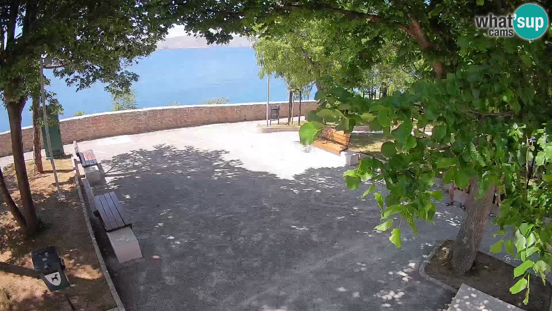 Spletna kamera Senj v živo – Park pisateljev in Velebitski kanal