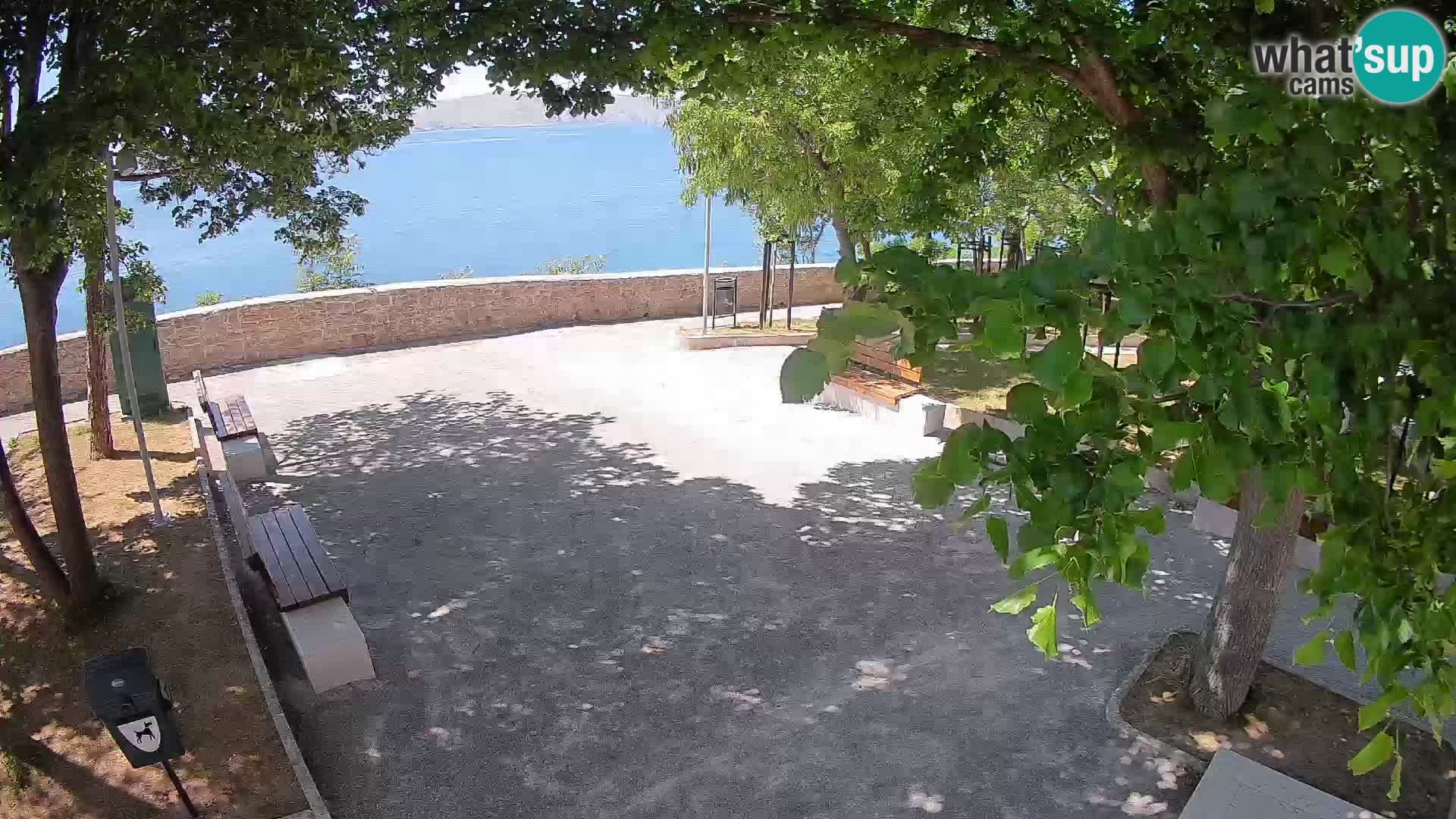 Webcam Senj en direct – Parc des Écrivains et canal du Velebit