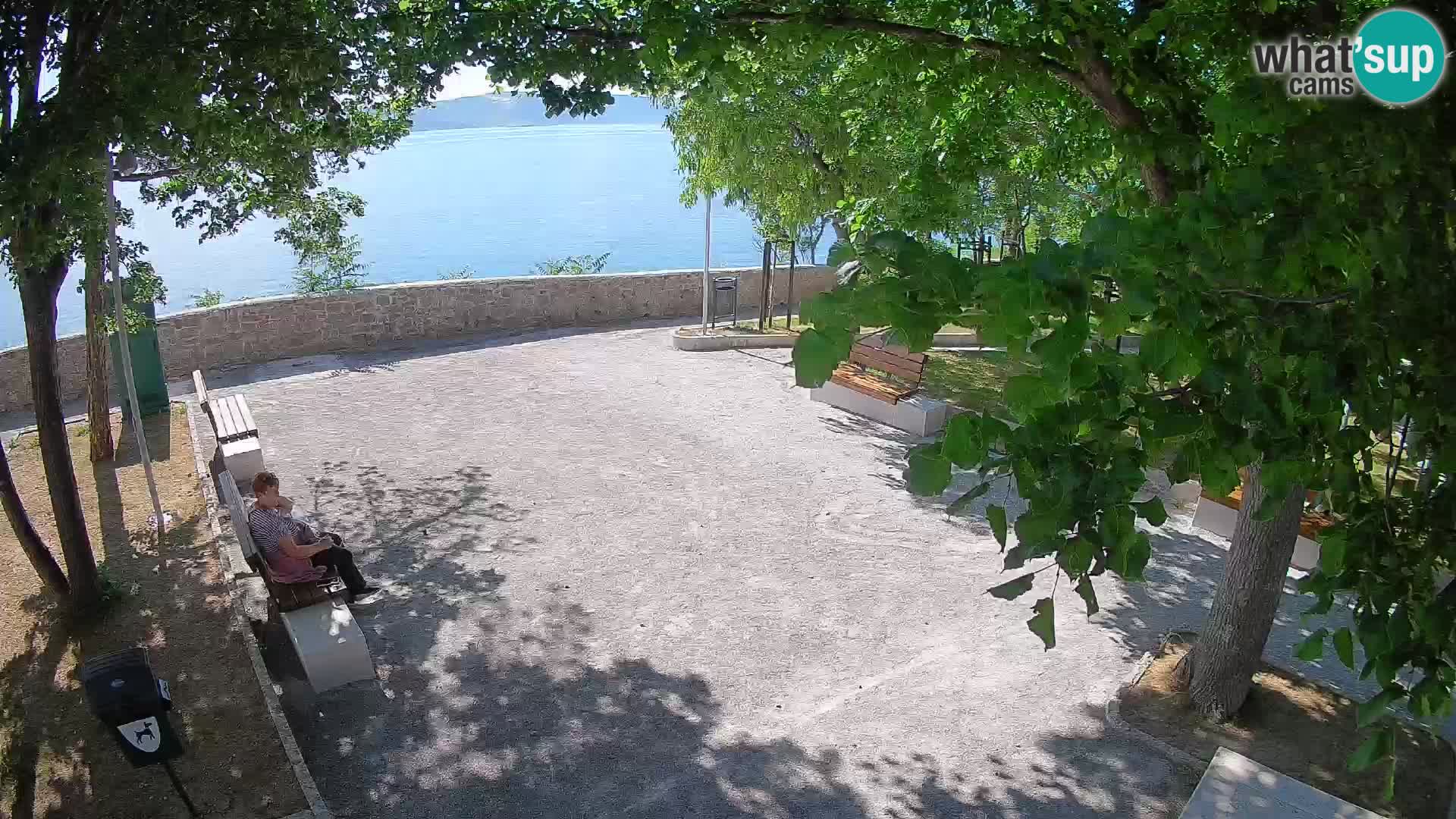 Spletna kamera Senj v živo – Park pisateljev in Velebitski kanal