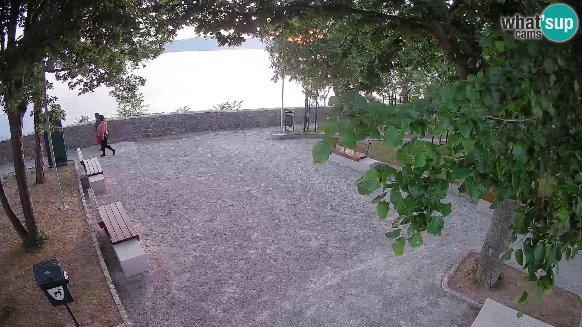 Spletna kamera Senj v živo – Park pisateljev in Velebitski kanal