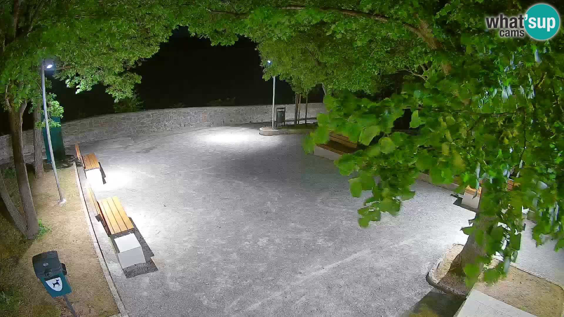 Spletna kamera Senj v živo – Park pisateljev in Velebitski kanal