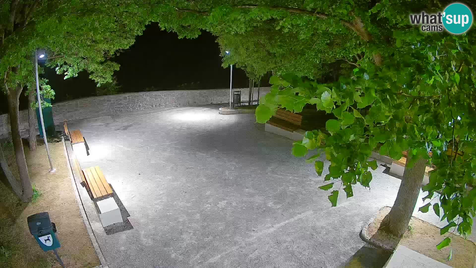 Spletna kamera Senj v živo – Park pisateljev in Velebitski kanal