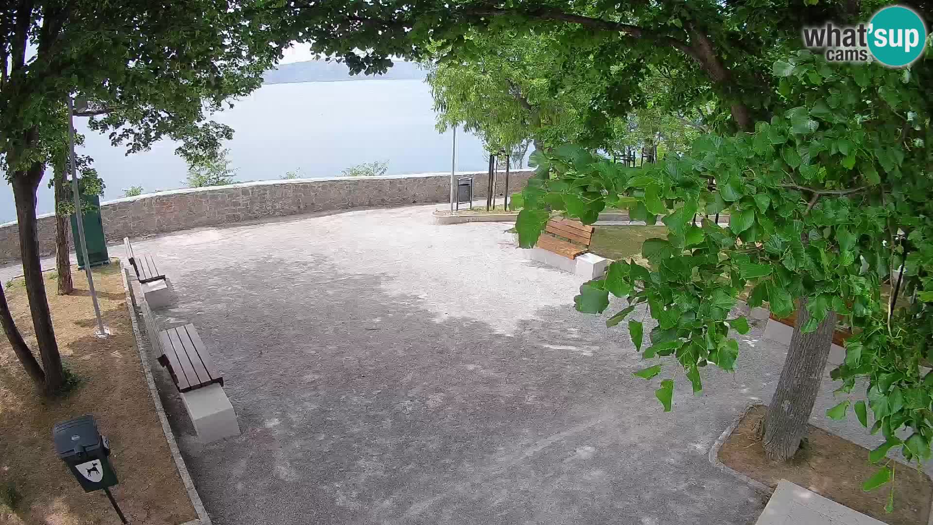 Spletna kamera Senj v živo – Park pisateljev in Velebitski kanal