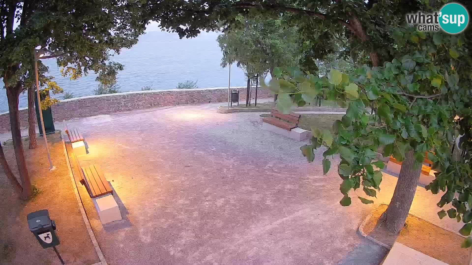 Kamera uživo Senj – Park književnika i Velebitski kanal