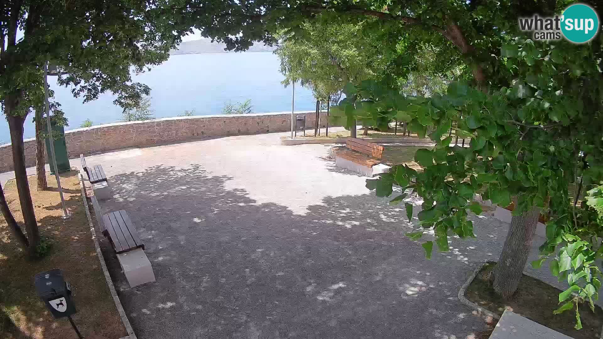 Webcam Senj en direct – Parc des Écrivains et canal du Velebit