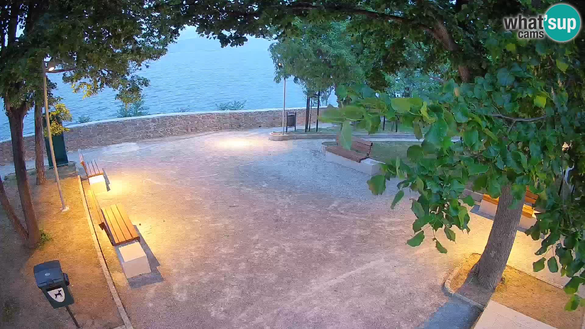 Webcam Senj en direct – Parc des Écrivains et canal du Velebit