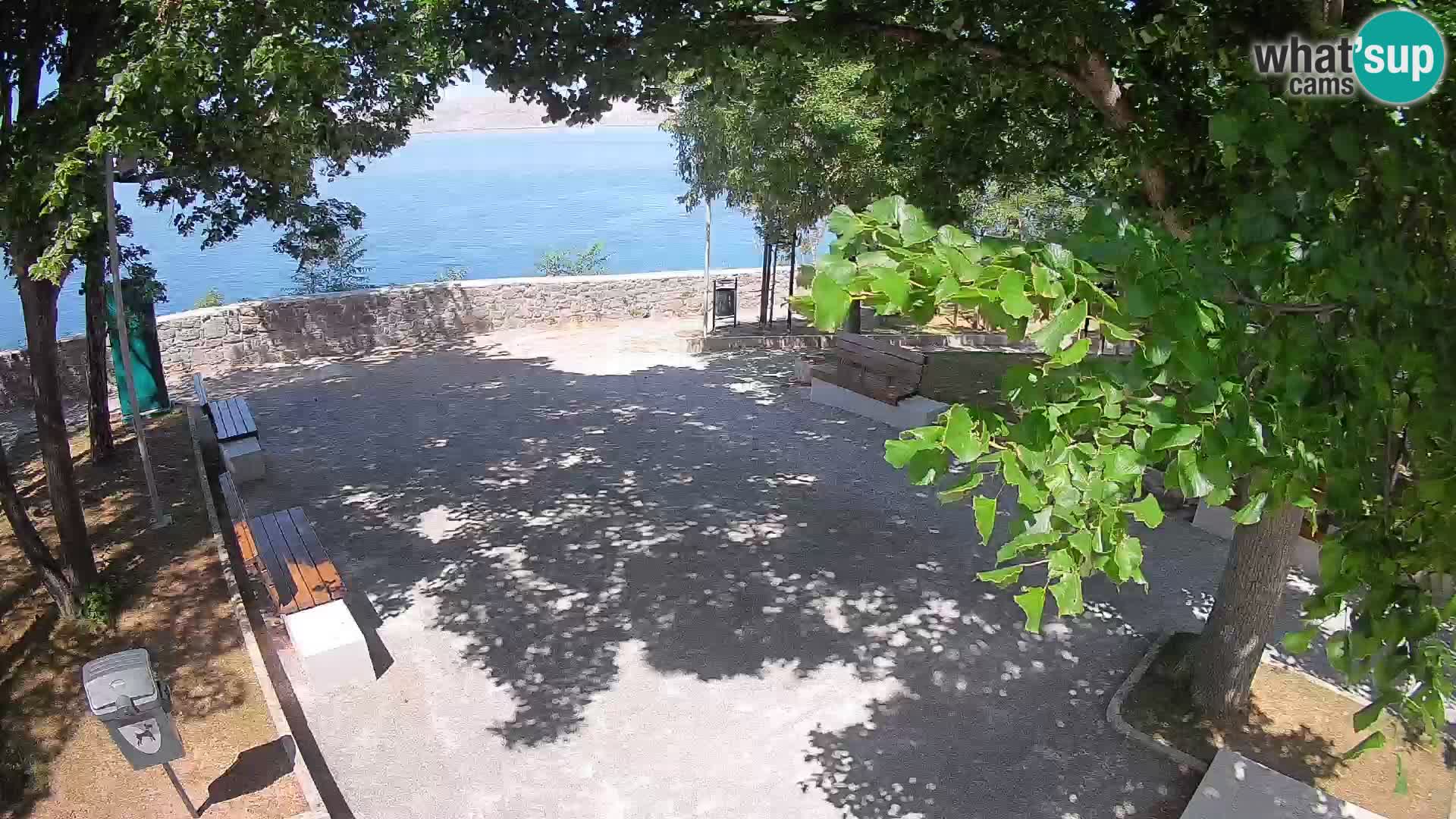 Spletna kamera Senj v živo – Park pisateljev in Velebitski kanal