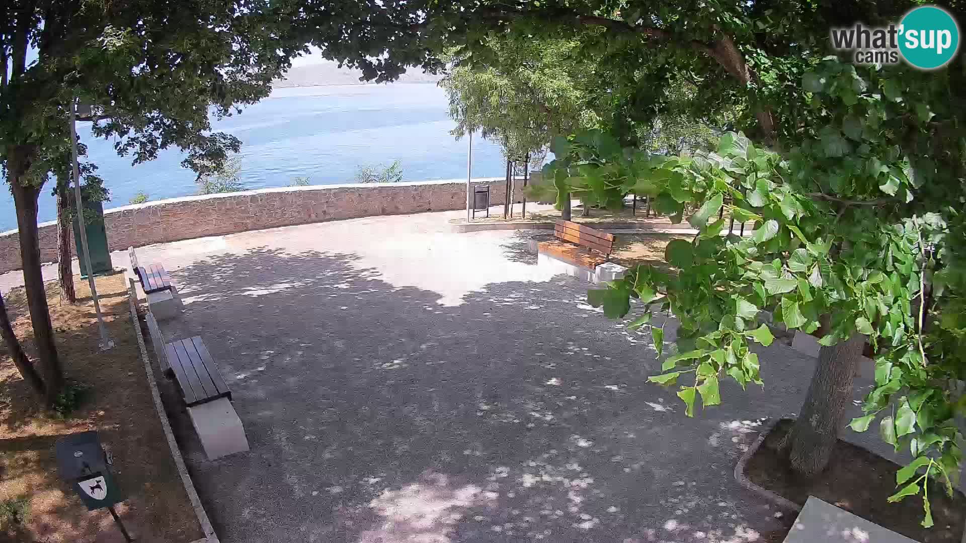 Spletna kamera Senj v živo – Park pisateljev in Velebitski kanal