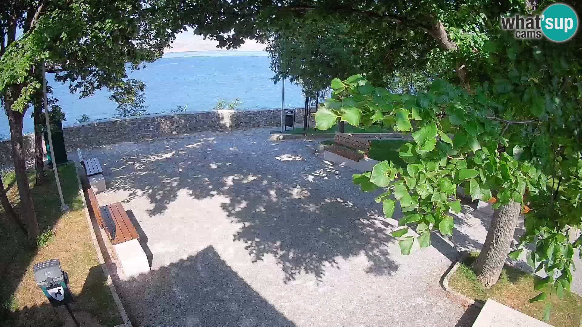Spletna kamera Senj v živo – Park pisateljev in Velebitski kanal