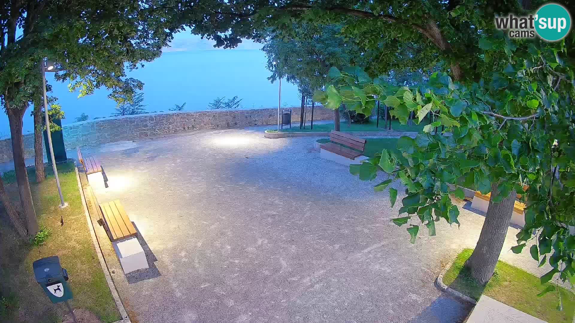 Webcam Senj en direct – Parc des Écrivains et canal du Velebit