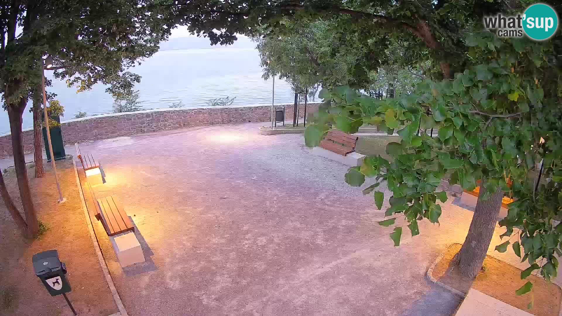 Kamera uživo Senj – Park književnika i Velebitski kanal