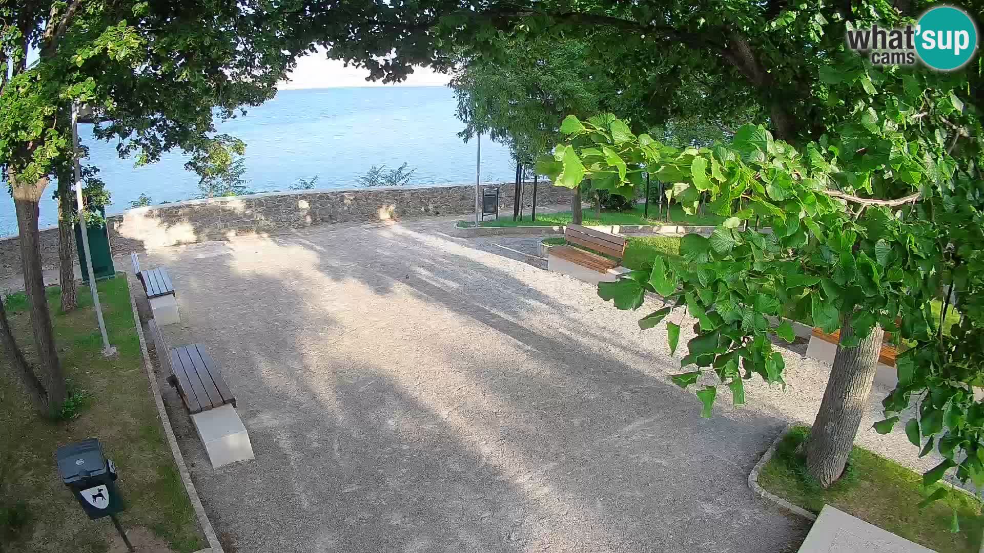 Spletna kamera Senj v živo – Park pisateljev in Velebitski kanal