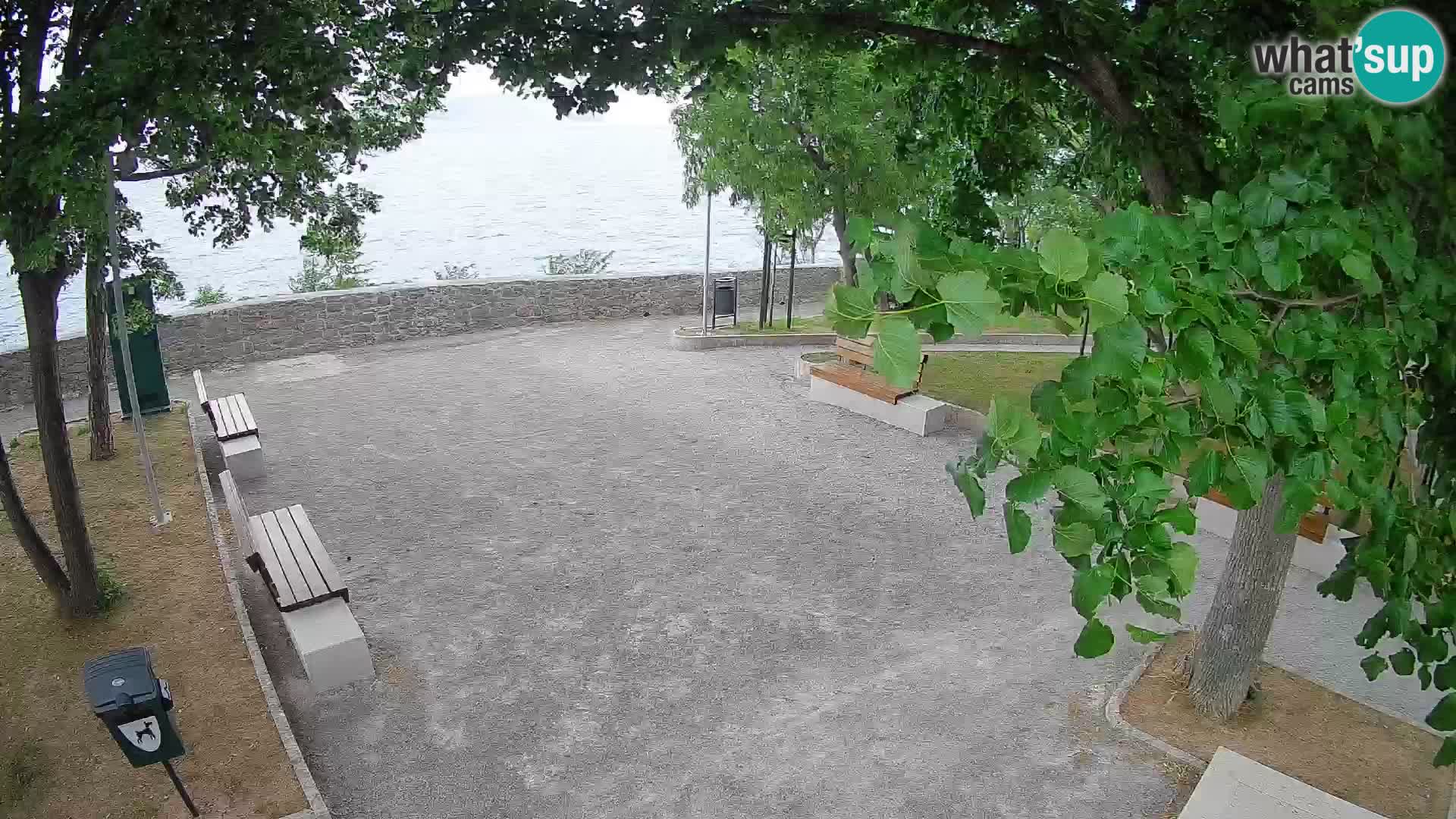 Spletna kamera Senj v živo – Park pisateljev in Velebitski kanal