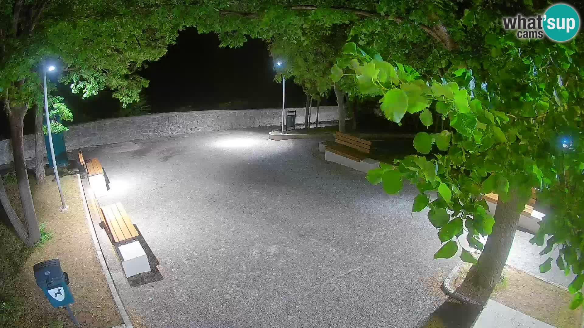 Spletna kamera Senj v živo – Park pisateljev in Velebitski kanal