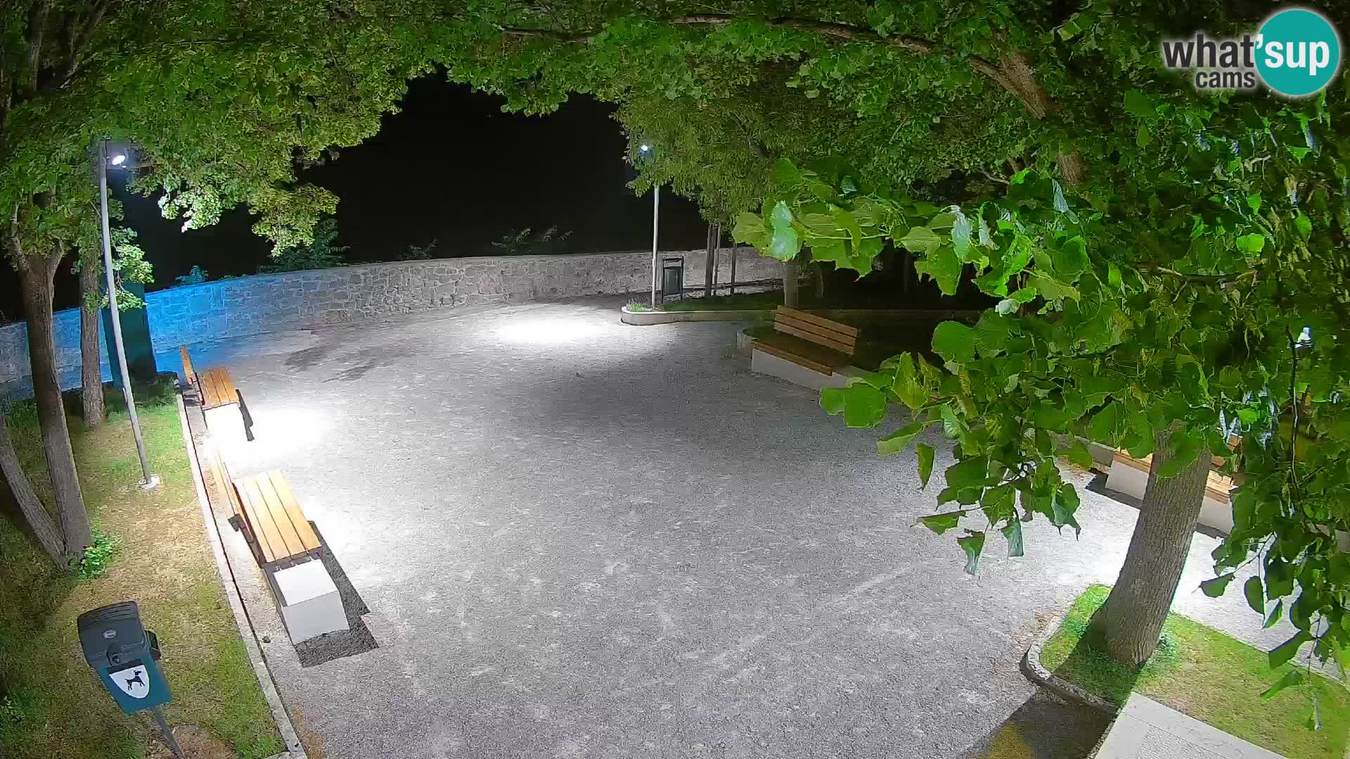 Spletna kamera Senj v živo – Park pisateljev in Velebitski kanal