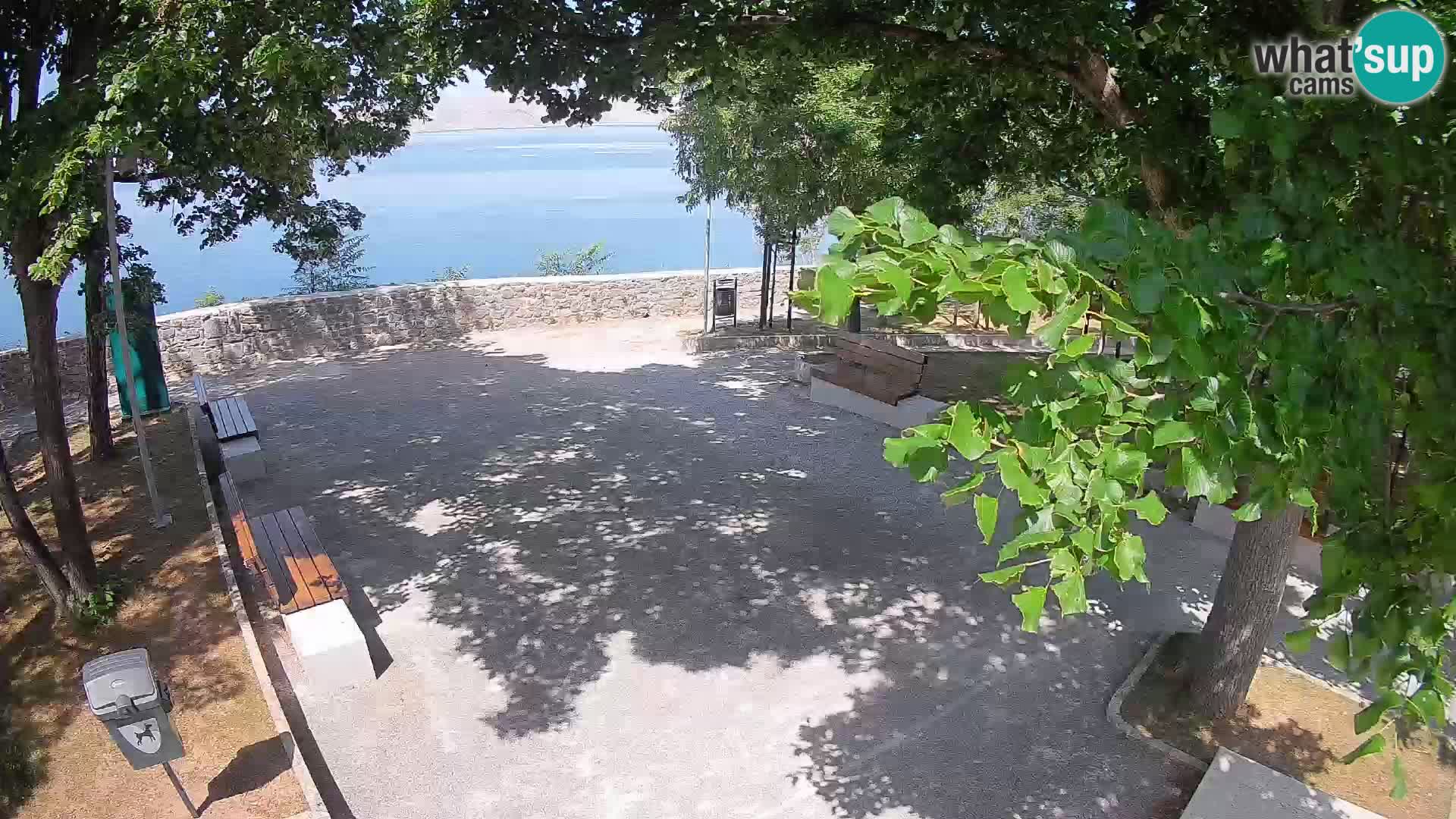 Spletna kamera Senj v živo – Park pisateljev in Velebitski kanal