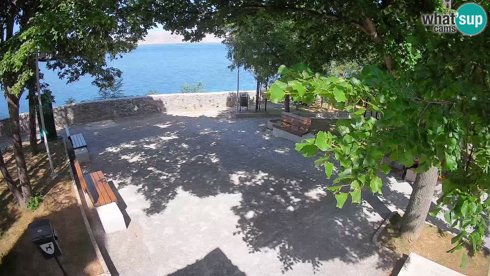 Spletna kamera Senj v živo – Park pisateljev in Velebitski kanal