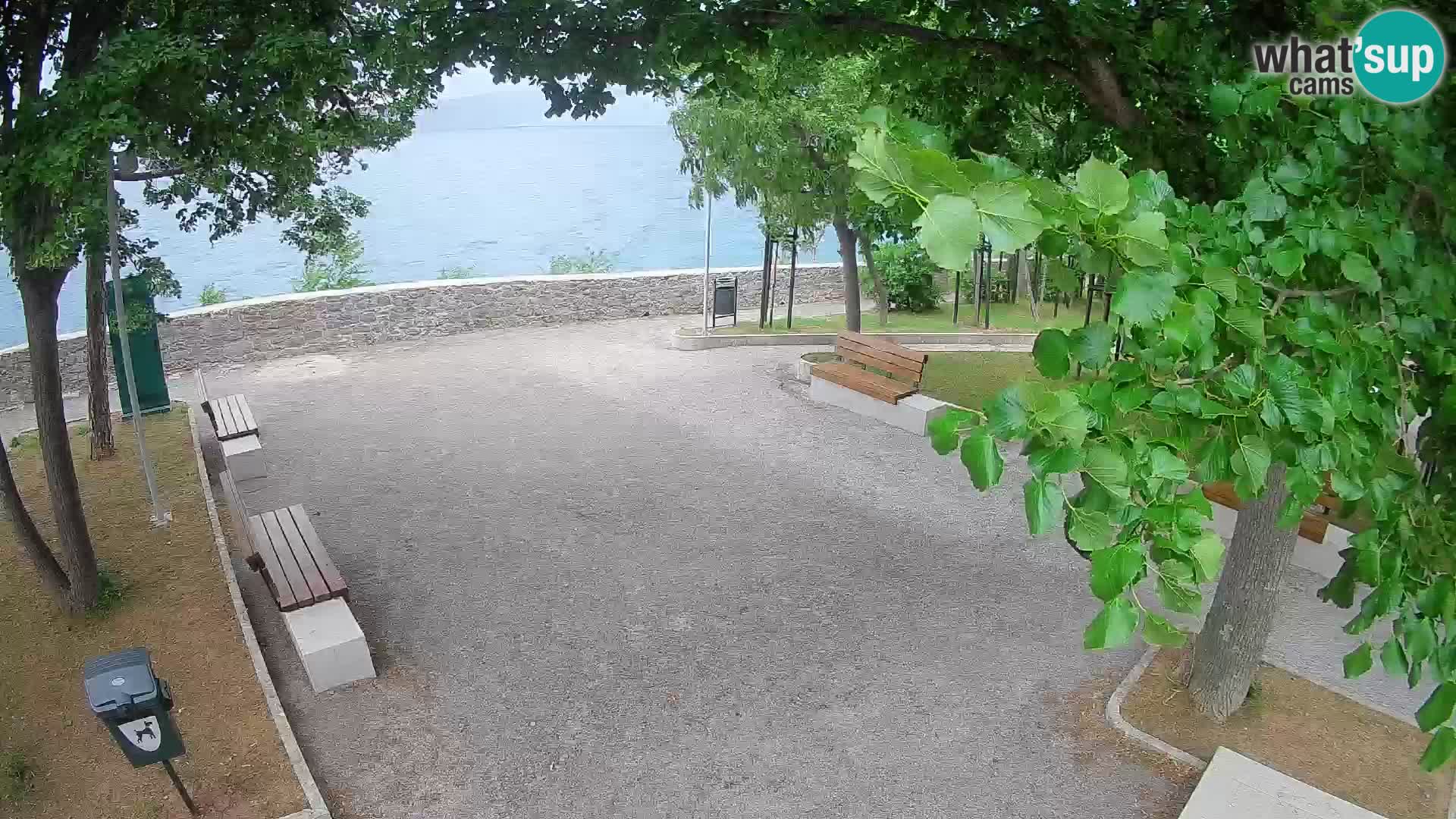 Spletna kamera Senj v živo – Park pisateljev in Velebitski kanal
