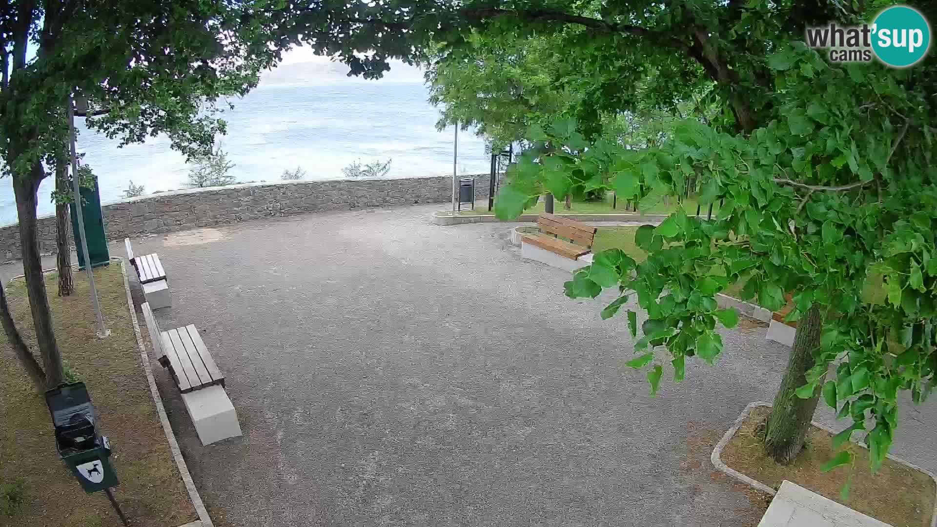 Spletna kamera Senj v živo – Park pisateljev in Velebitski kanal