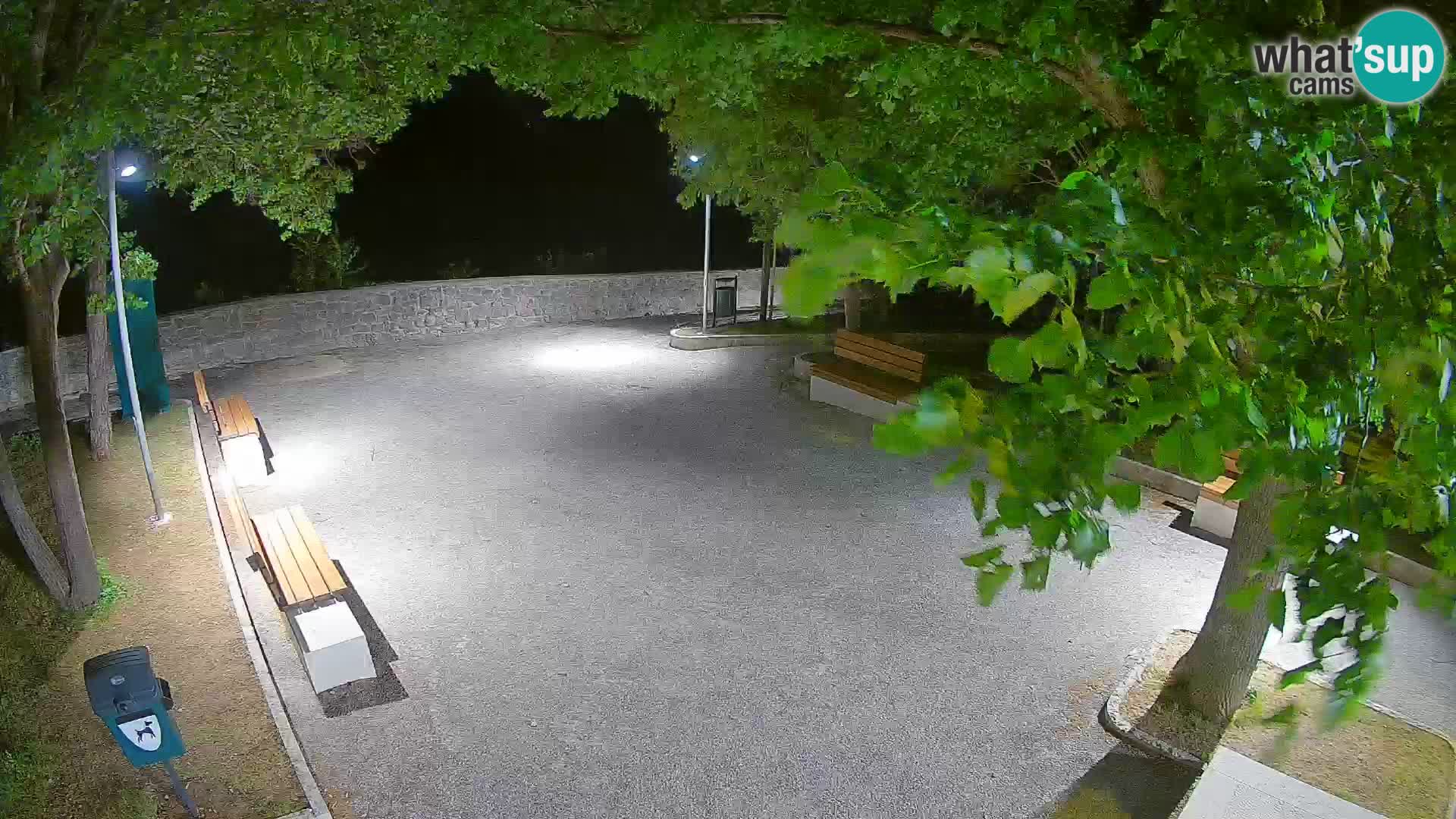 Webcam Senj en direct – Parc des Écrivains et canal du Velebit