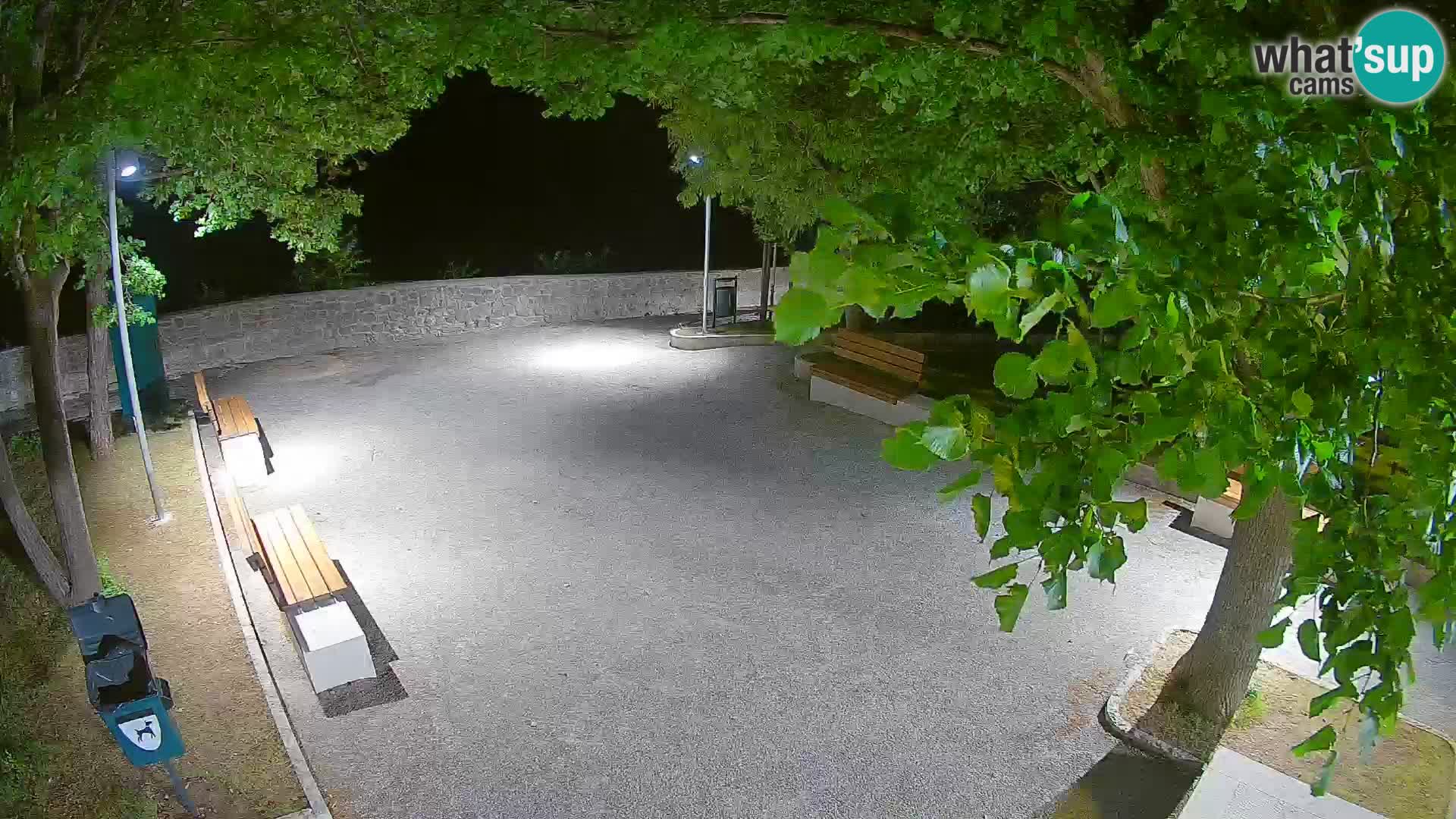 Spletna kamera Senj v živo – Park pisateljev in Velebitski kanal