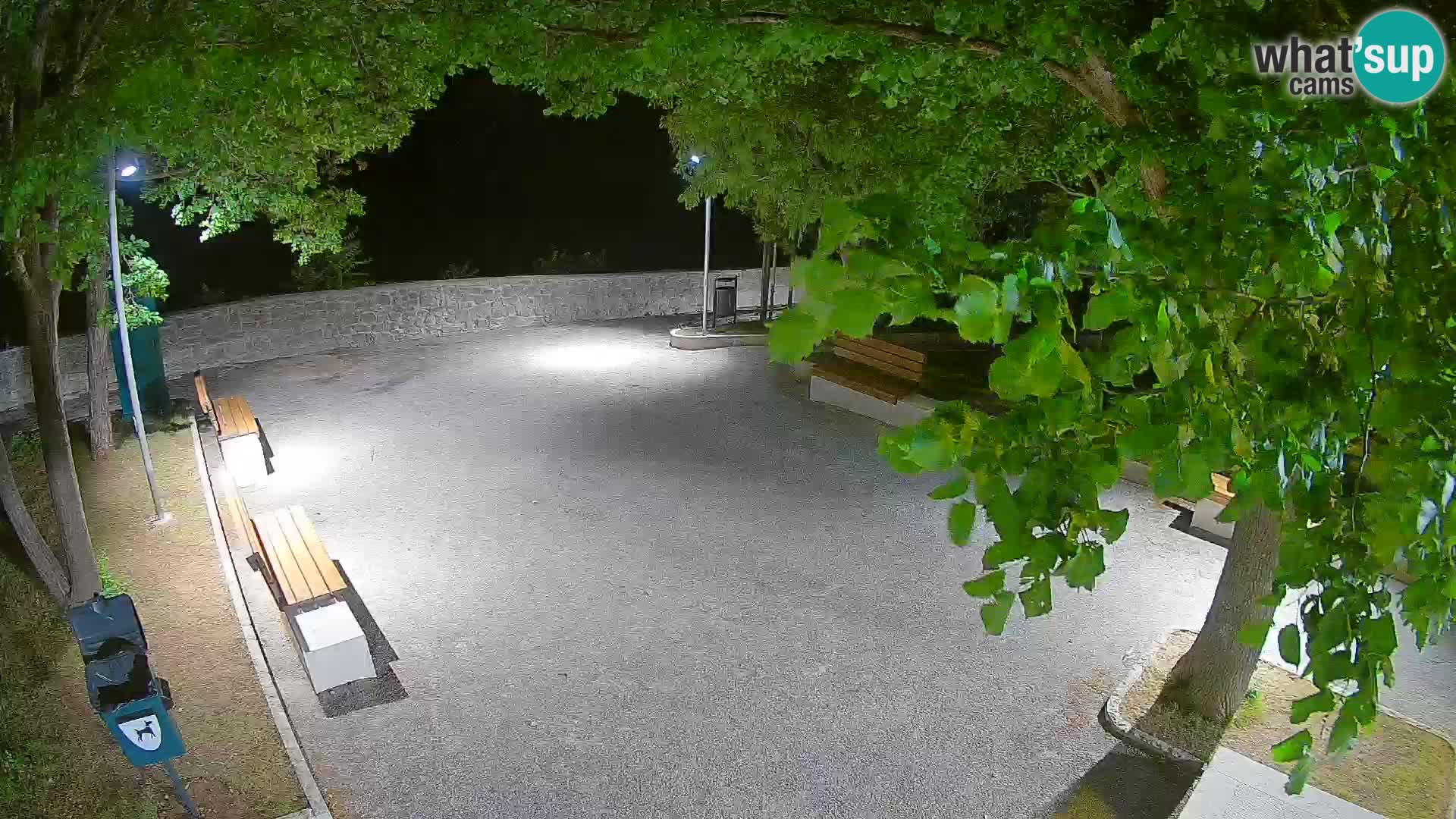 Spletna kamera Senj v živo – Park pisateljev in Velebitski kanal