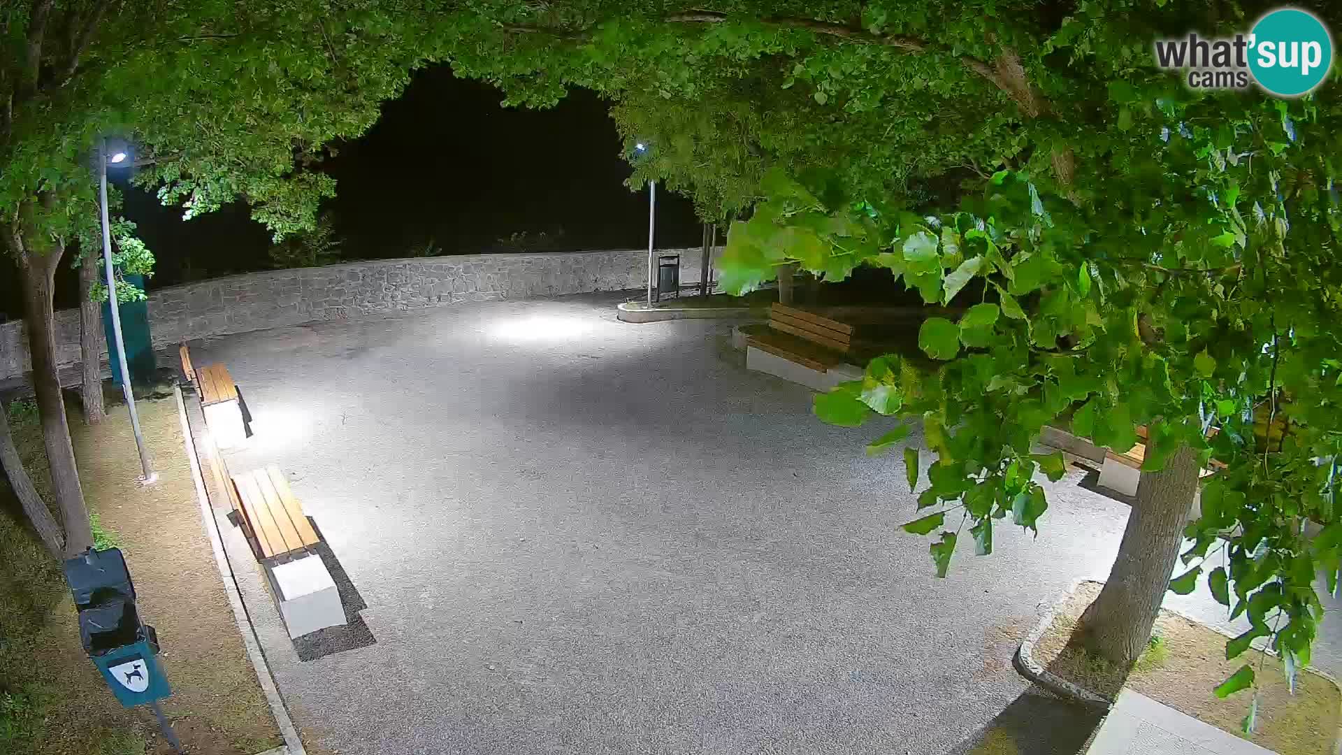Spletna kamera Senj v živo – Park pisateljev in Velebitski kanal