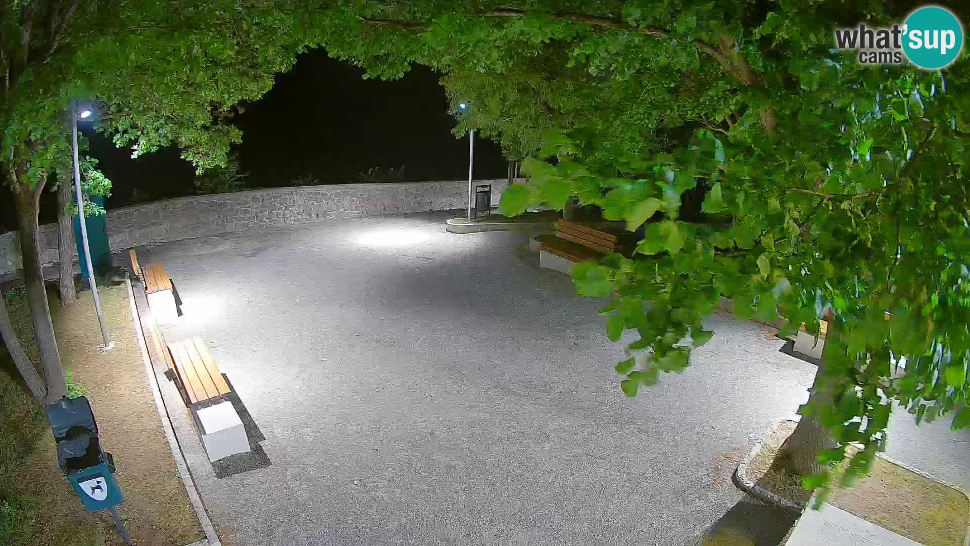 Spletna kamera Senj v živo – Park pisateljev in Velebitski kanal